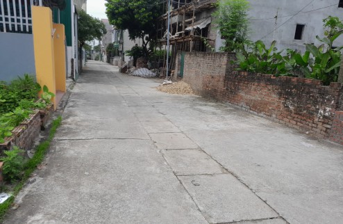Bán gấp nhà 3 tầng Nam Hồng Đông Anh HN, mặt đường 2 ô tô tránh, DT 94m2 giá 3 tỷ.